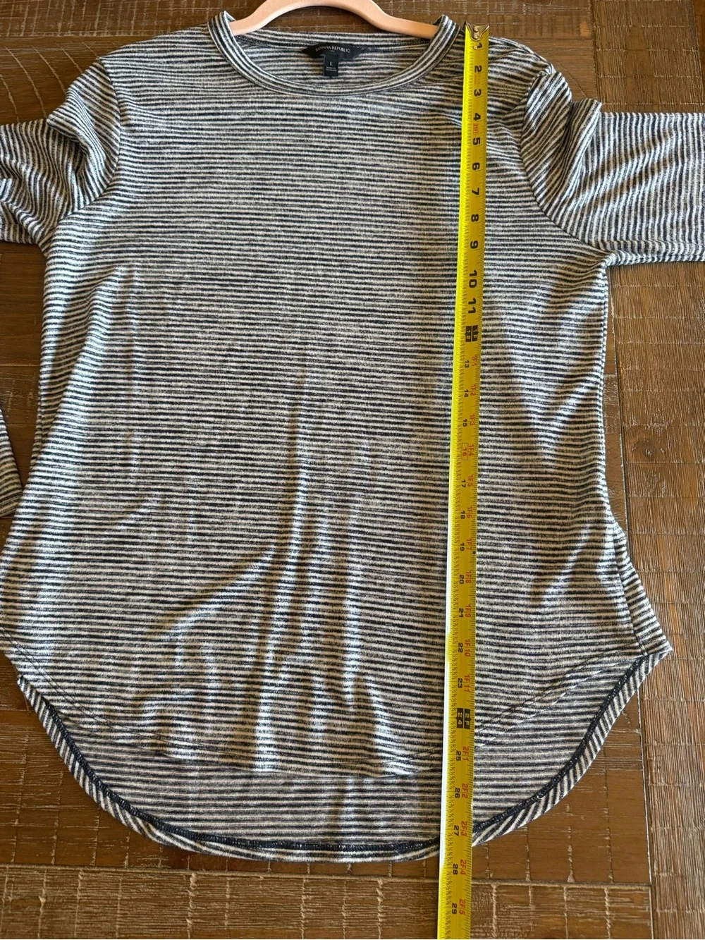 Banana Republic Luxespun Striped Curved Hem Long Sleeve Tee Gray Large